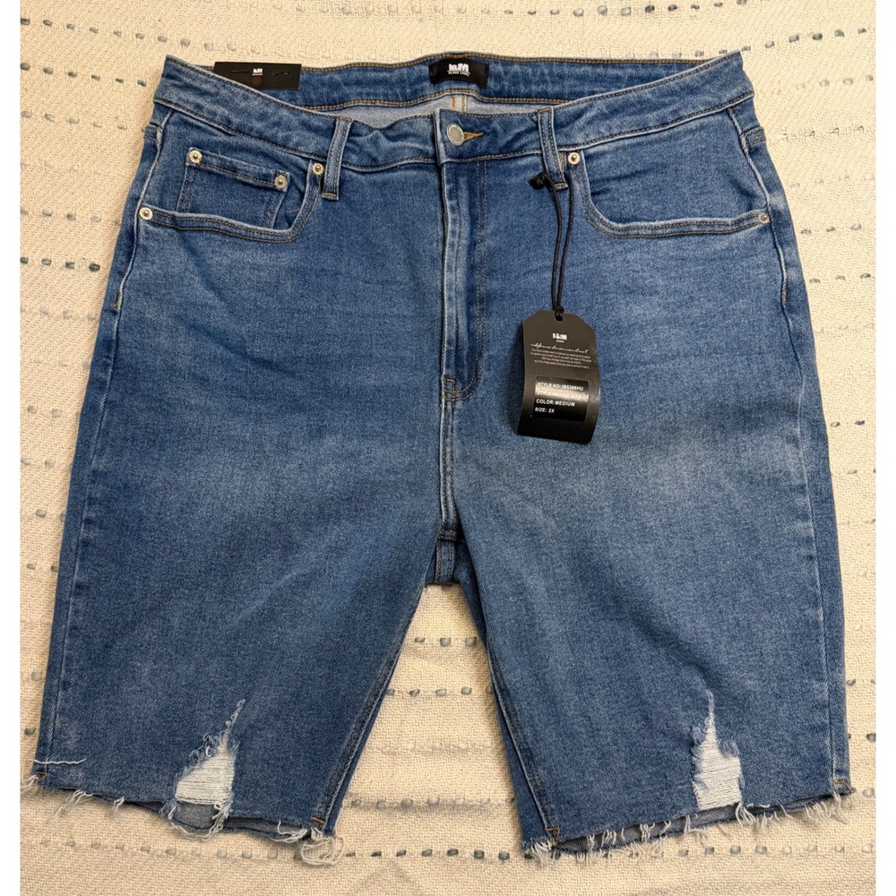 I&M Black Label High Rise Bermuda Shorts Medium Wash Distressed Raw Hem 2X NEW